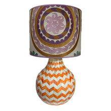 Afbeelding in Gallery-weergave laden, Lampenvoet oranje/wit zig zag