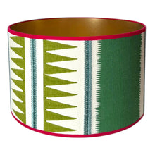 Afbeelding in Gallery-weergave laden, Lampenkap Kasper teal - Jane Churchill Ø35cm