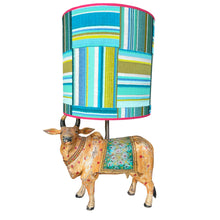 Afbeelding in Gallery-weergave laden, Lampenkap Devani blauw - Manuel Canovas Ø 35cm