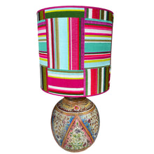 Afbeelding in Gallery-weergave laden, Lampenkap Devani multicolor - Manuel Canovas Ø35cm