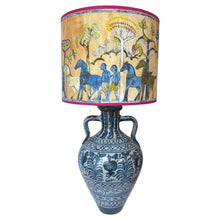 Load image into Gallery viewer, Lampenkap Woodland Voyage - Jim Thompson Ø35 cm