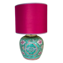 Load image into Gallery viewer, Lampenkap Carom - Jim Thompsom Ø25cm