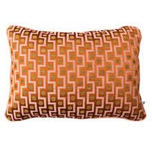 Afbeelding in Gallery-weergave laden, Kussen Opio corail - Manuel Canovas 35x50 cm