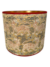 Afbeelding in Gallery-weergave laden, Lampenkap Tibet Tiger - Clarence House Ø30cm
