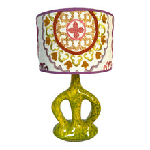 Afbeelding in Gallery-weergave laden, Lampenvoet Tamegroute geel gestipt
