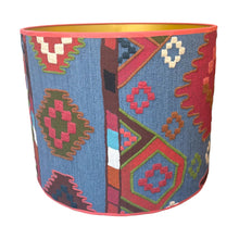 Afbeelding in Gallery-weergave laden, Lampenkap Khora Azur - Manuel Canovas Ø40 cm
