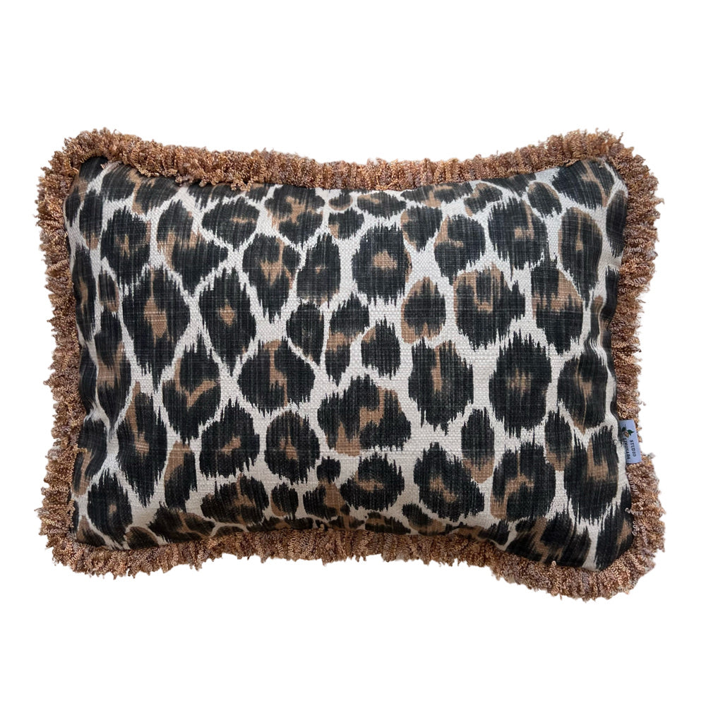 Cushion leopard print with curled fringe 35x50 cm